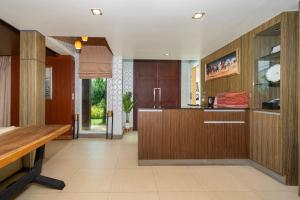 Luxury Villa Near Bangla 5mins walk to Beach