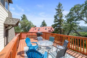 Fawnskin Family Cabin - North Shore, Foosball, Fireplace. Deck