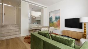 Chic 1-bedroom Townhouse near the Historic Centre