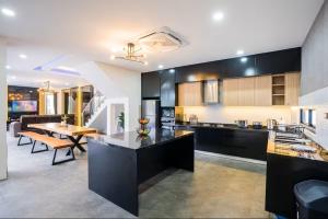 Modern Classic B&W 8BR Pool Villa