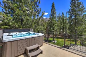 Navahoe Nest - Roof Top Hot tub & Pool Table