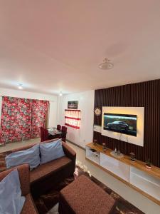 Whole House Staycation Near Tagaytay with Parking
