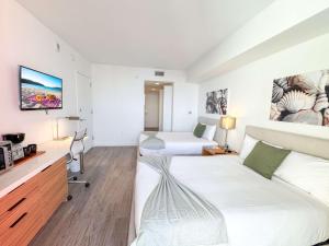 Chic Studio Bay Views & Miami Skyline
