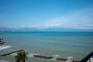 Oceanfront Condo in Bucerías with Two Ocean-View Terraces - Narval Norte