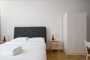 Żelazna Classy Nest Apartment by BookingHost
