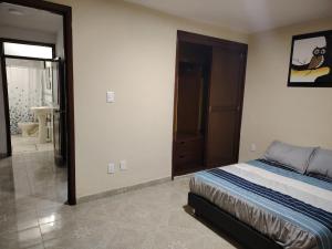 Cómoda y amplia casa cerca de 4 plazas 1 jardín 10 minutos de zona industrial 5 minutos del centro
