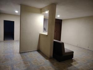 Cómoda y amplia casa cerca de 4 plazas 1 jardín 10 minutos de zona industrial 5 minutos del centro
