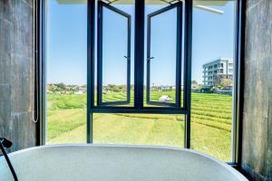 Iwina Villa - 2BR Private Pool & Rice Field View