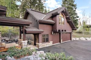 LUXE Tamarack Estate Lodge Spa Ski InOut