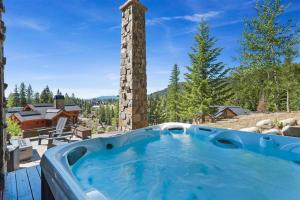 LUXE Tamarack Estate Lodge Spa Ski InOut