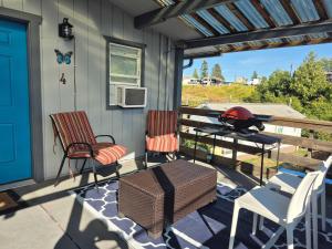 2nd Floor Studio #4 with Ocean View and Covered Deck