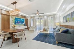 2Min Walk to Beach-Pool Family Friendly-sleeps 6