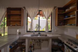 Casa Nisha - Rooftop - La Saladita Surf Town