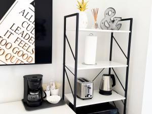 High Floor Studio w Balcony & Shuttle