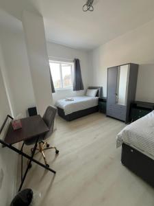 Apartment 2 by SJP - Central Kettering - Twin Bedroom - Free Parking