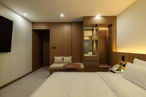 H-Avenue Hotel Suncheon Station