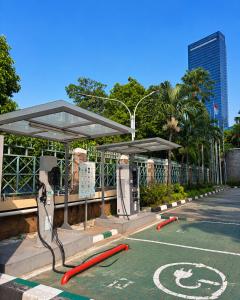Grand Tropic Suites Hotel
