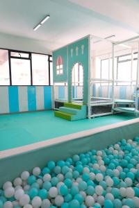 Paisan Homes, a studio BnB at the Loftel, Ruaka