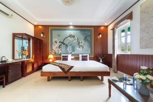 Aris Resort