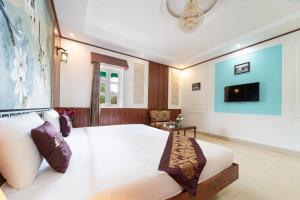 Aris Resort