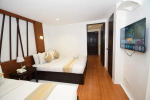 ACL Suites