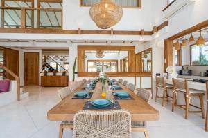 Villa White - Spacious Luxury 5BR Villa with Private Pool