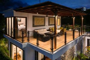 Casa de Fiesta 6BR Villa with Ocean View