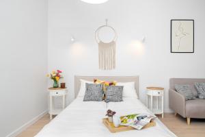Stylish Apartment Near the Old Market Square, Pet Friendly by Noclegi Renters