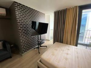 Condo in Poblacion