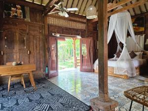 Sangeh Lodge