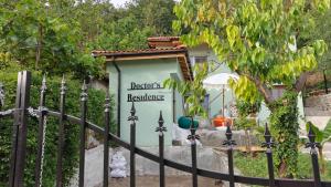 Doctors Residence