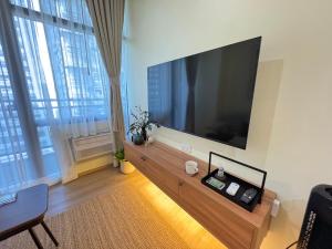 1BR Gramercy Makati, Stylish Sanctuary City Stay