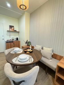 1BR Gramercy Makati, Stylish Sanctuary City Stay
