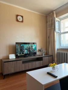Comfortable Studio Stay in Downtown UB