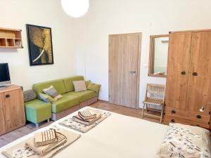 Seaside Garden Apartment Losinj