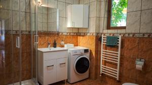 Neuhausz Residenz Ultra-Central Apartment