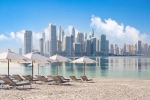 Palm Home next to Nakheel Mall with Private Beach