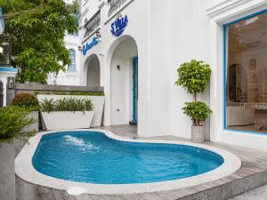 S Villa Ha Long - City Center, Near Beach - 6BR Private Villa with Pool, Jacuzzi, Sauna, Karaoke