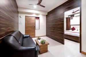 Hotel Aditya Grand Inn