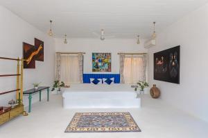 StayVista at Villa Santora with BBQ, Infinity Pool