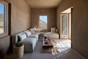 Santorini Sky, The Lodge