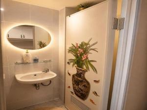 Little Green Haven with Fast Wi-Fi & Coffee