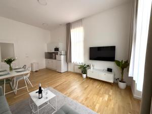 Sunny Apartment near Náměstí Míru Prague 2