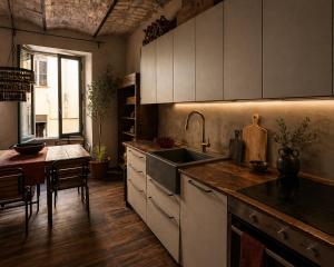 New Home in Rome Center sleeps 8