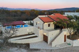 Stone House Captivating Villa in Pridraga Zadar