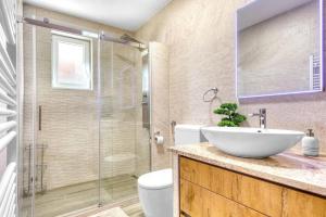 Stone House Captivating Villa in Pridraga Zadar