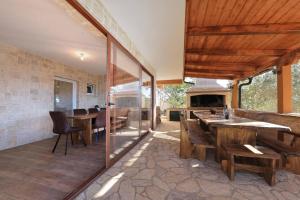 Stone House Captivating Villa in Pridraga Zadar