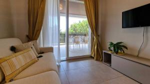Trendy seafront apartment with terrace