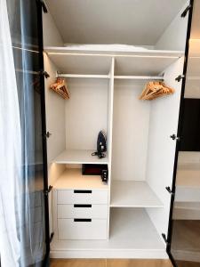 Studio Apartment by Sunshine Beach