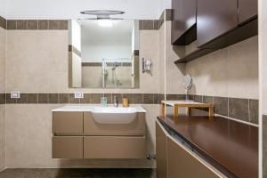 Ground Floor Patio near Vatican, 2 Bed 2 Bath